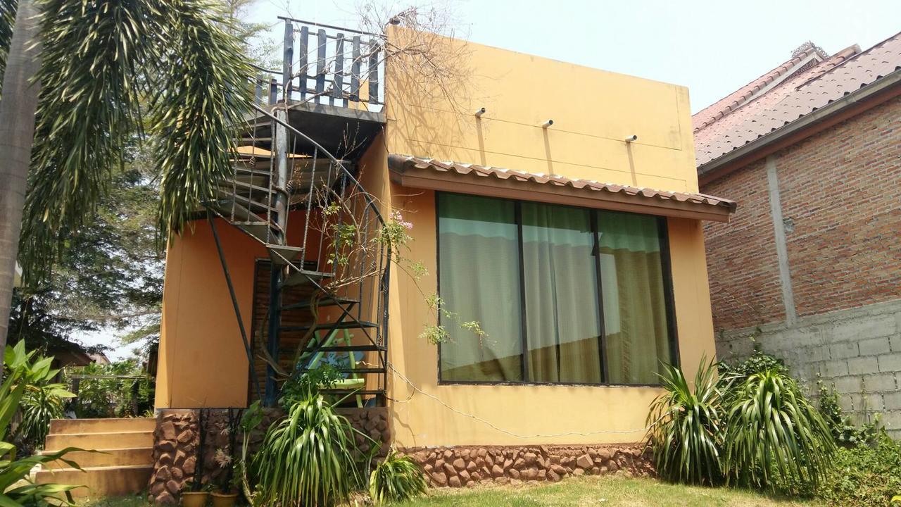 Baan Din Baramee Resort Kamphaeng Phet Exterior foto
