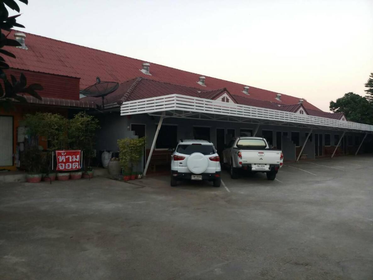 Baan Din Baramee Resort Kamphaeng Phet Exterior foto